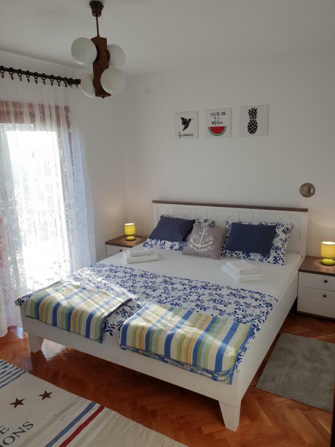 Apartmani Sofia Njivice Exterior foto